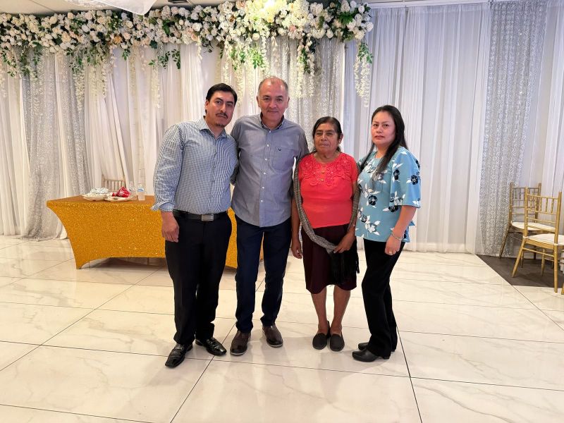 EMOTIVO REENCUENTRO DE ADULTOS MAYORES TEJUPILQUENSES CON SUS FAMILIARES EN ESTADOS UNIDOS