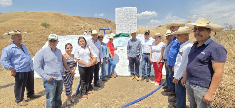 AMPLÍAN Y MEJORAN RED DE AGUA POTABLE EN JULUAPAN