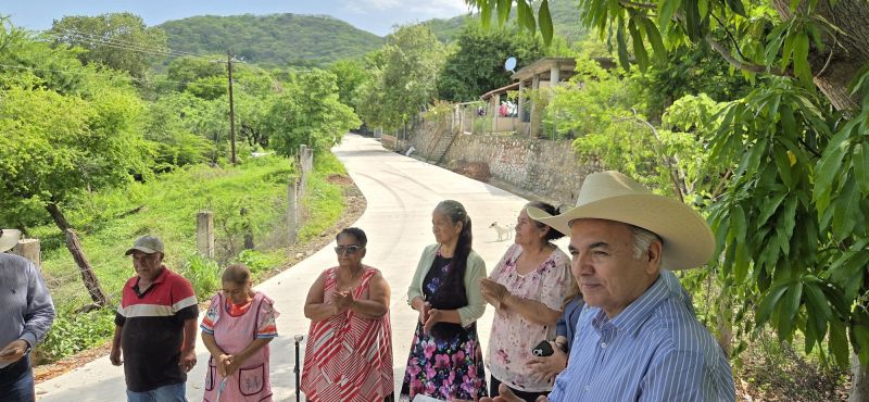 INAUGURAN OBRA DE CONCRETO HIDRÁULICO EN LA COMUNIDAD DE EL CIRUELO