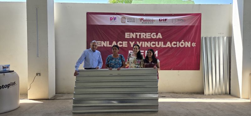 ENTREGAN LÁMINAS Y TINACOS A 120 FAMILIAS DE TEJUPILCO