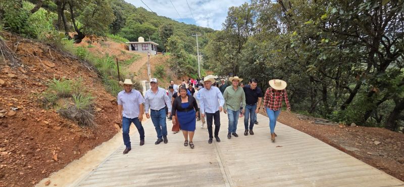 ENTREGAN OBRAS DE INFRAESTRUCTURA EN MAZATEPEC Y LA LAGUNA DE MAZATEPEC